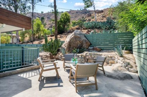 4207 Miramonte Pl, Riverside CA  92501-3054 exterior