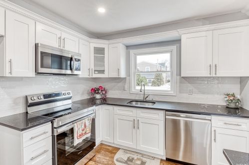 2454 Babylon St, North Wantagh, NY 11793-4504
