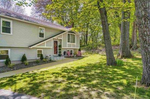 38 Twinbrook Ave, Salem, NH 03079-4412