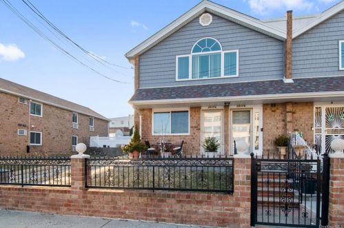 2517 Lodovick Ave, Bronx, NY 10469-6143
