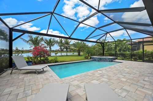 2727 Aviamar Cir, Naples FL 34114-9756 exterior