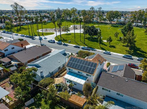 11225 Westonhill Dr, San Diego CA  92126-1447 exterior
