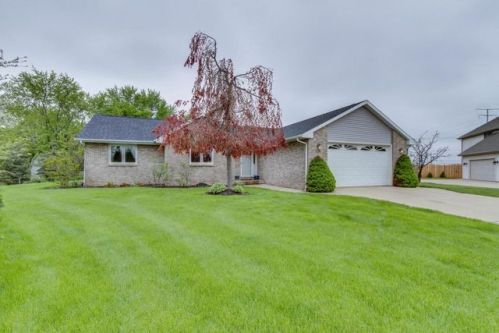 8228 68th Ave, Kenosha, WI 53142-1864
