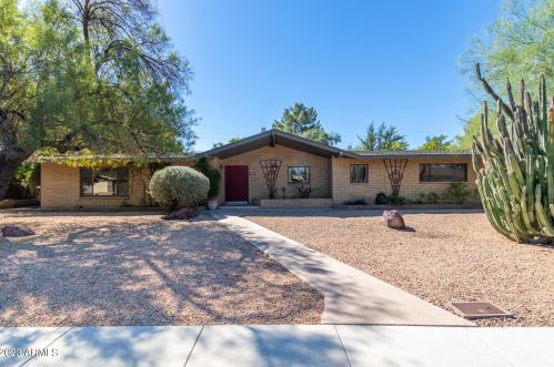 863 Mountain View Dr, Mesa, AZ 85201-3135