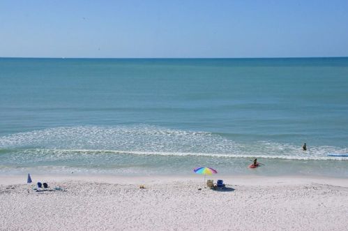 9577 Gulf Shore Dr, Naples FL  34108-4029 exterior