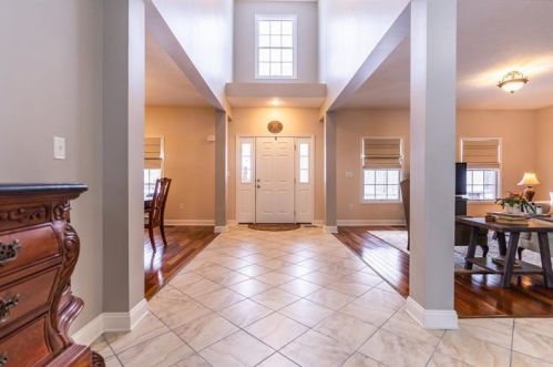 88 Old Hickory Ln, Grove City, PA 16127-4663