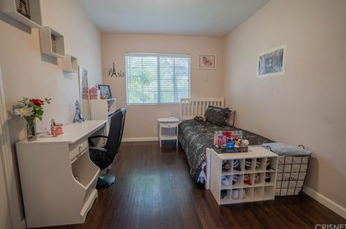 8341 Cantaloupe Ave, Van Nuys CA 91402-3806 exterior