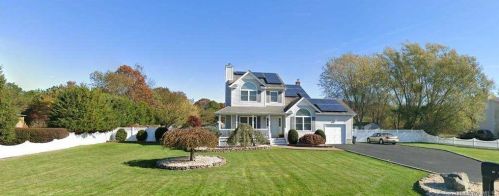 15 Bridal Path, Center Moriches, NY 11934-1513