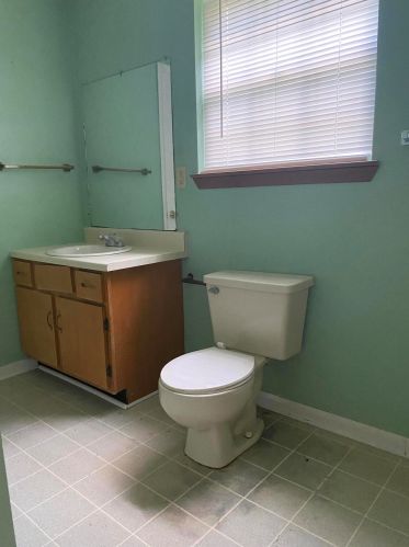 374 Pinewood Dr, Defuniak Springs FL  32433-4541 exterior