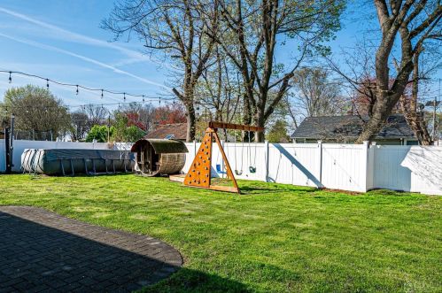 9 Madeline Ave, East Brunswick NJ  08816-3836 exterior