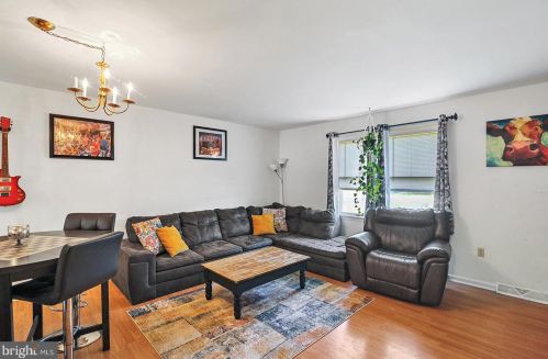 18 Greenway Ln, Dover DE  19904-6588 exterior