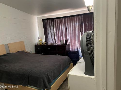 135 Blacklidge Dr, Tucson AZ 85705-3829 exterior