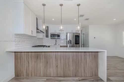 971 64th St, Hialeah FL  33012-6414 exterior