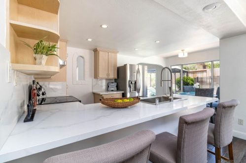 8886 La Cartera St, San Diego CA 92129-3310 exterior