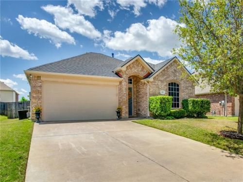220 Arabian Rd, Waxahachie, TX 75165-7523