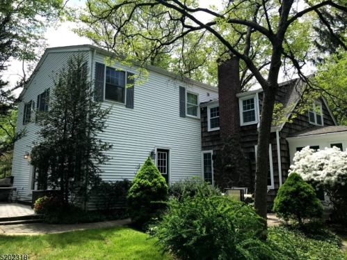 42 King George Rd, Warren NJ  07059-7045 exterior