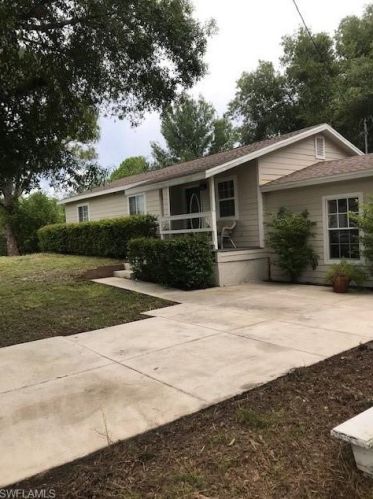 3506 7th St, Lehigh Acres, FL 33976-2313