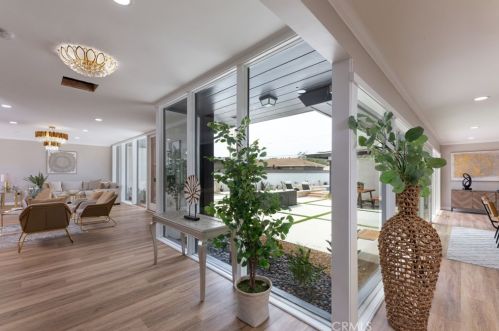 3841 Pacific Ave, Long Beach CA  90807-3227 exterior