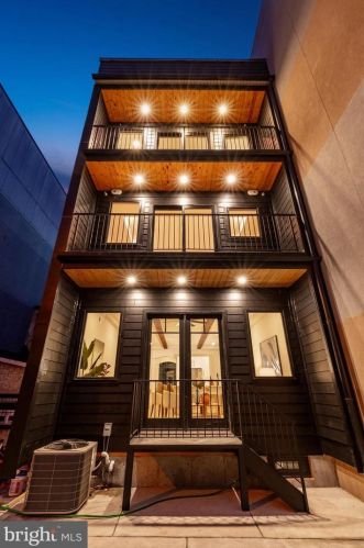 1108 3rd St, Philadelphia PA  19147-0053 exterior