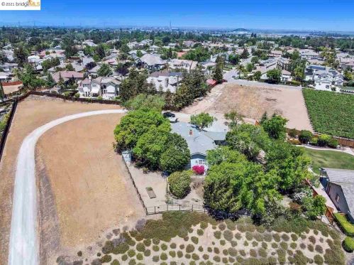 486 Quail Glen Dr, Oakley CA  94561-3942 exterior