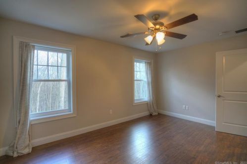 180 Briar Hill Rd, Groton CT  06340-2652 exterior