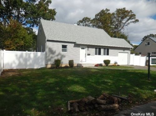 347 Lexington Ave, Babylon, NY 11704-5312
