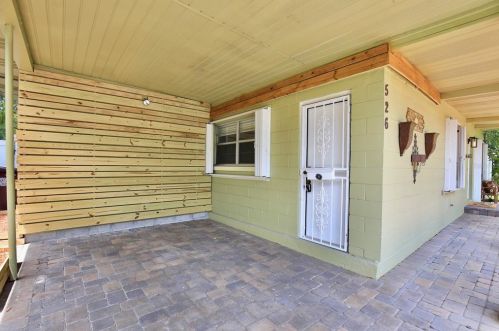 526 Crystal Lake Dr, Orlando, FL 32803-6717