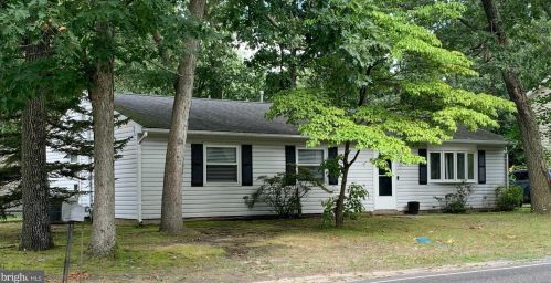 1101 Lakeshore Dr, Browns Mills, NJ 08015-1907