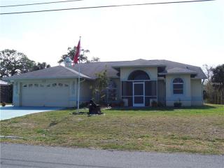 105 Charles Dr, Nokomis, FL 34275-3730