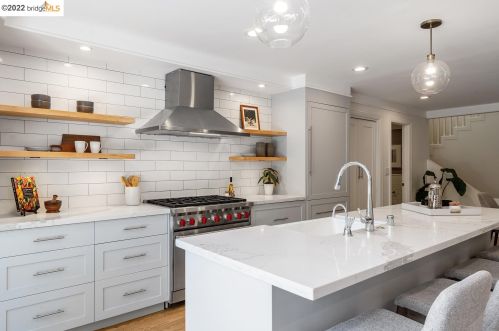 550 25th St, Oakland CA  94606-3336 exterior