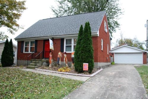 8212 Silverbell Ave, Louisville, KY 40228-2273