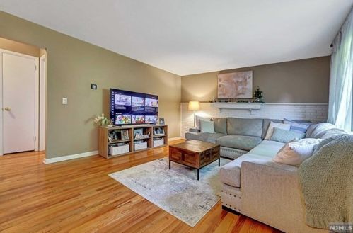 46 Delaware Ave, Dumont NJ  07628-2408 exterior