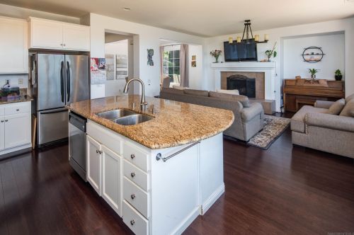7608 Seattle Dr, La Mesa CA  91941-7892 exterior