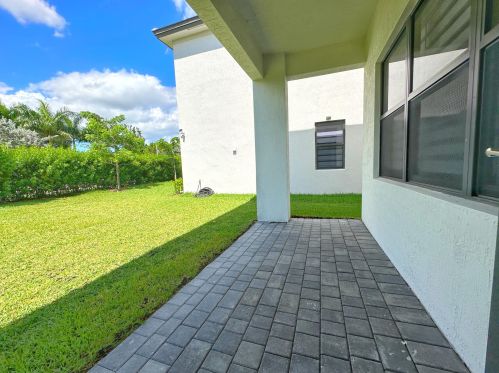 17495 41st St, Hollywood, FL 33029-5035