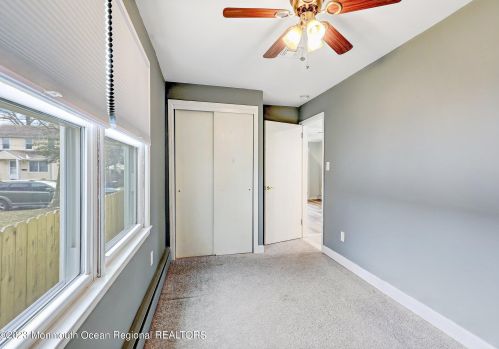 127 Cedar Ave, Middletown NJ  07748-5503 exterior