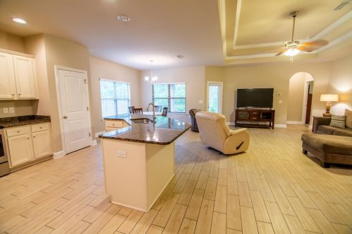 233 Dickens Dr, Freeport, FL 32439-2296