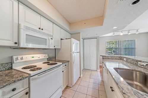 8960 Colonnades Ct, Bonita Springs, FL 34135-7809
