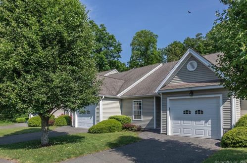 174 Julia Ct, Sandy Hook CT  06482-1710 exterior