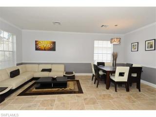 1992 Sagebrush Cir, Naples, FL 34120-4577