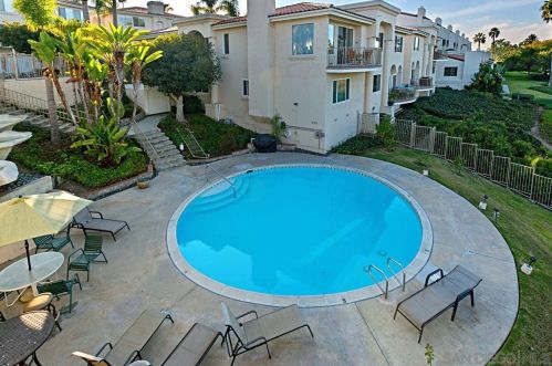 2530 Navarra Dr, Carlsbad CA  92009-7036 exterior