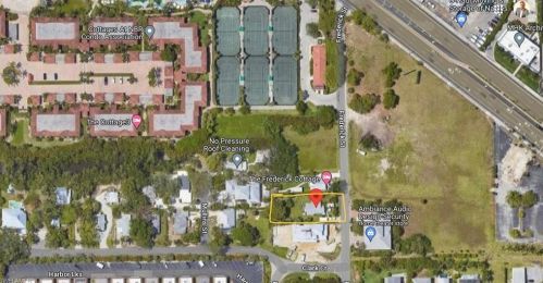 1972 Frederick St, Naples, FL 34112-0618