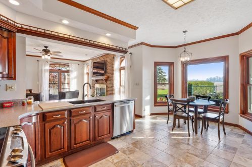 3854 Maple Grove Rd, Marion OH  43302-8459 exterior