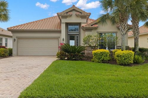 9407 Quarry Dr, Naples FL  34120-5223 exterior