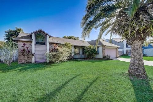 2411 Whispering Maple Dr, Orlando, FL 32837-6712