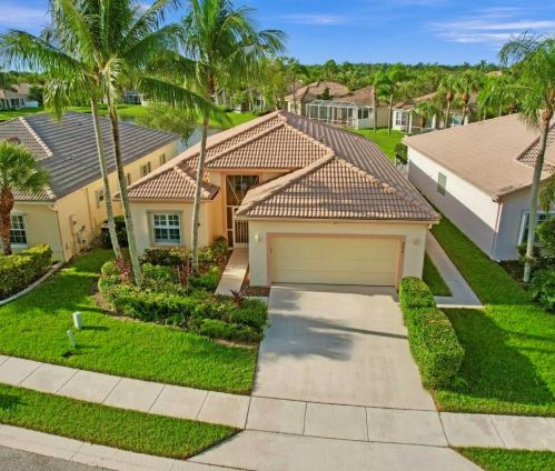 8670 Pine Cay, West Palm Beach, FL 33411-5538