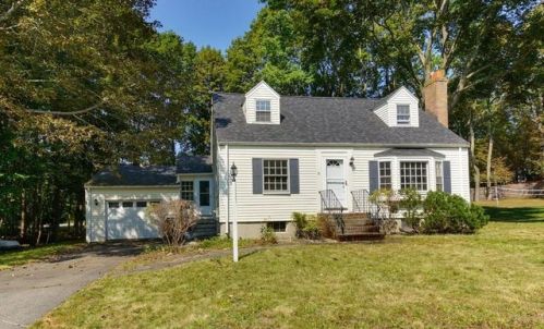 15 Foster Rd, Bedford, MA 01730-2134