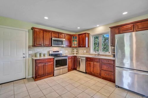 615 Westchester Rd, Colchester CT  06415-2224 exterior