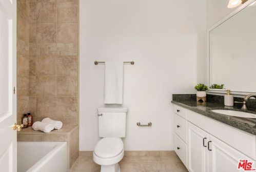 29646 Ridgeway Dr, Calabasas CA  91301-4147 exterior