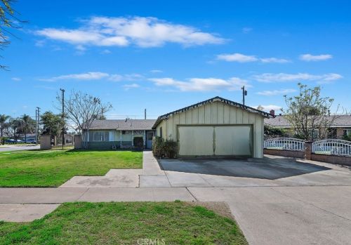 3034 Glen Holly Dr, Anaheim, CA 92804-3813