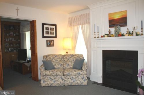 282 Cres Dr, Swatara PA  17033-2335 exterior